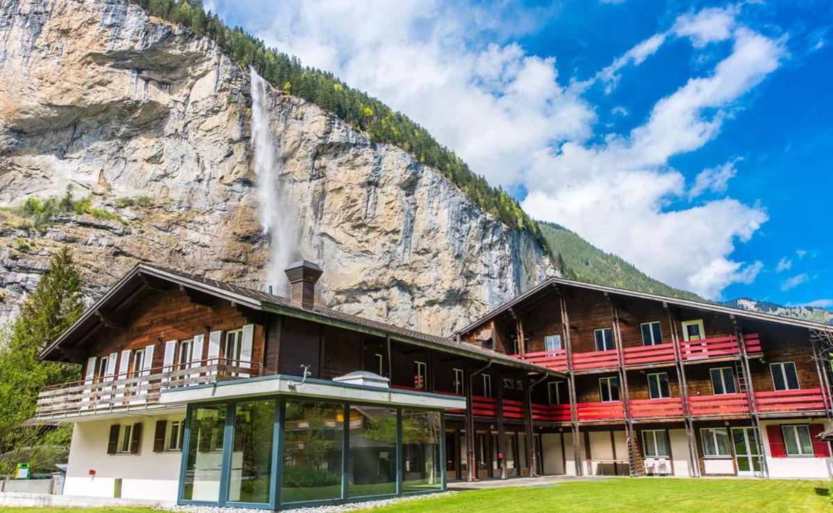 Alpine Base Hostel - Adults Only Lauterbrunnen Exterior photo