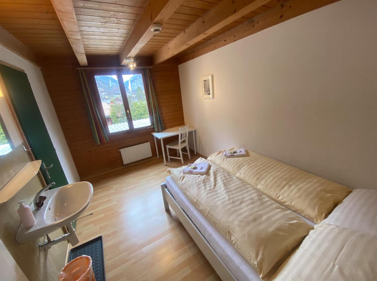Alpine Base Hostel - Adults Only Lauterbrunnen Exterior photo